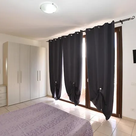 Apartment Complesso Mediterraneo - Posizione Panoramica Con Spazi Esterni, Clima E Posti Auto Literno