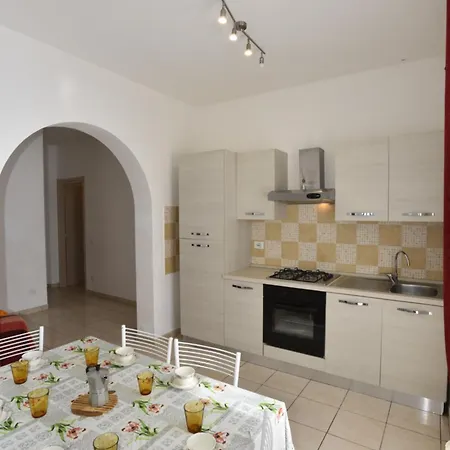 Complesso Mediterraneo - Posizione Panoramica Con Spazi Esterni, Clima E Posti Auto Apartment
