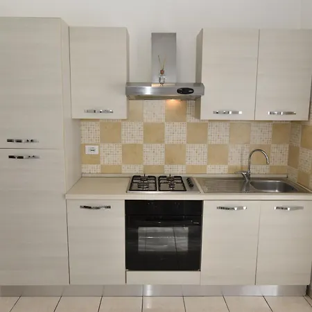 Apartment Complesso Mediterraneo - Posizione Panoramica Con Spazi Esterni, Clima E Posti Auto Literno