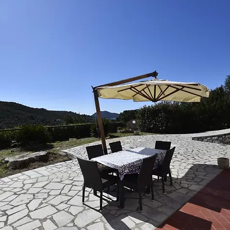 Complesso Mediterraneo - Posizione Panoramica Con Spazi Esterni, Clima E Posti Auto
